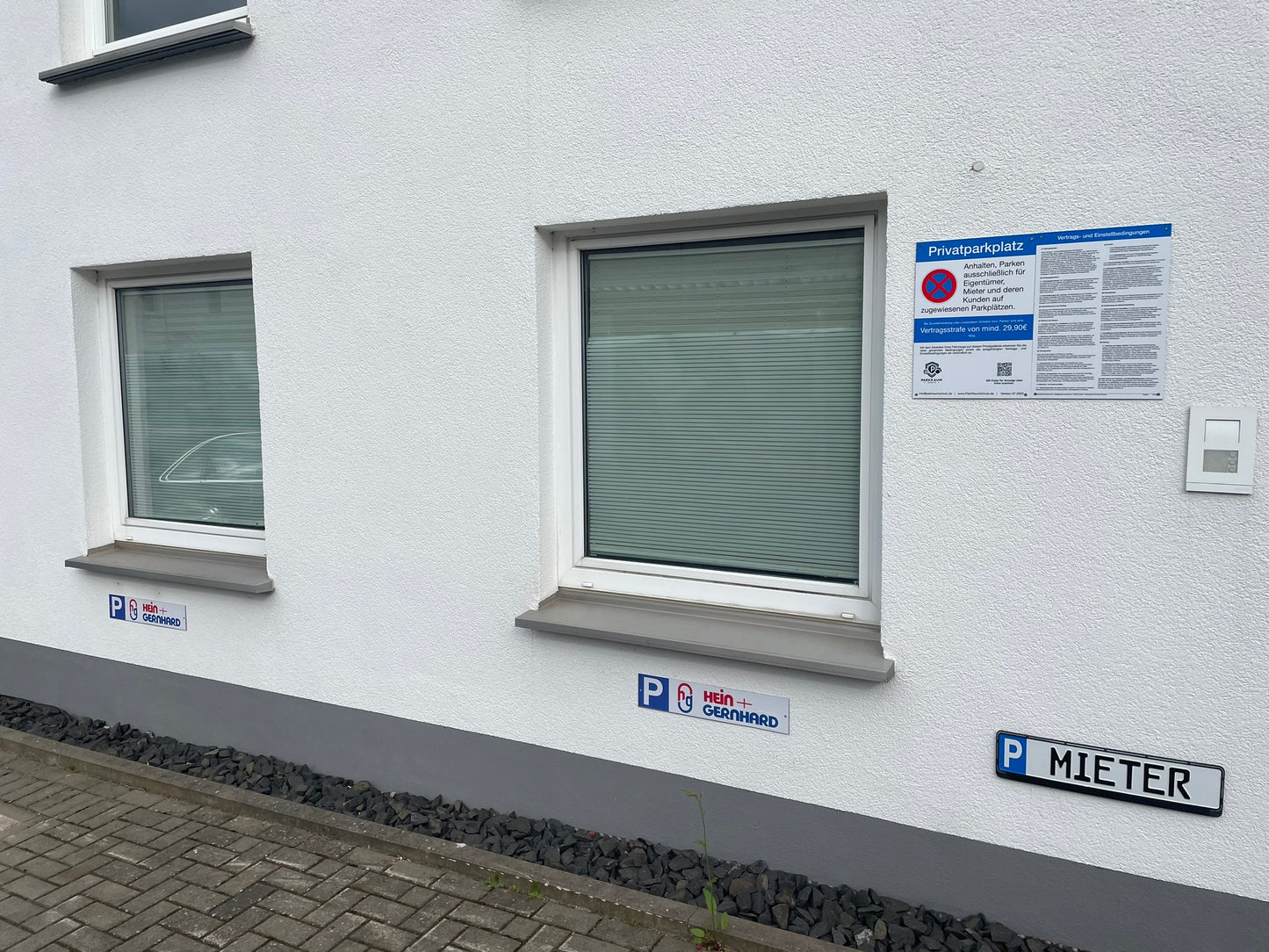 Parkplatzschild mit Wirkung „Pro“ – Für größere Flächen